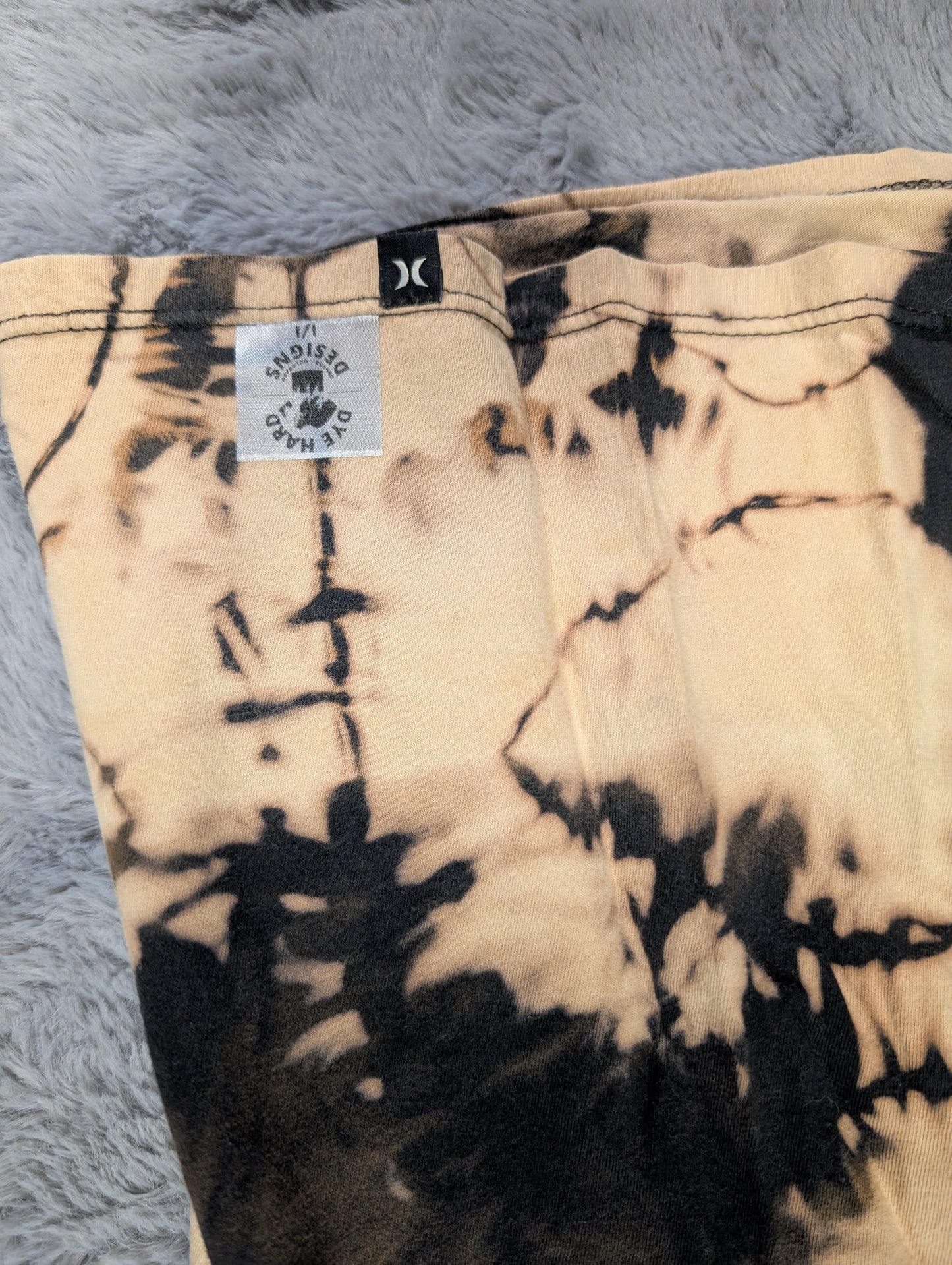 Hurley Palm Tree Reverse Tie-Dye T-Shirt