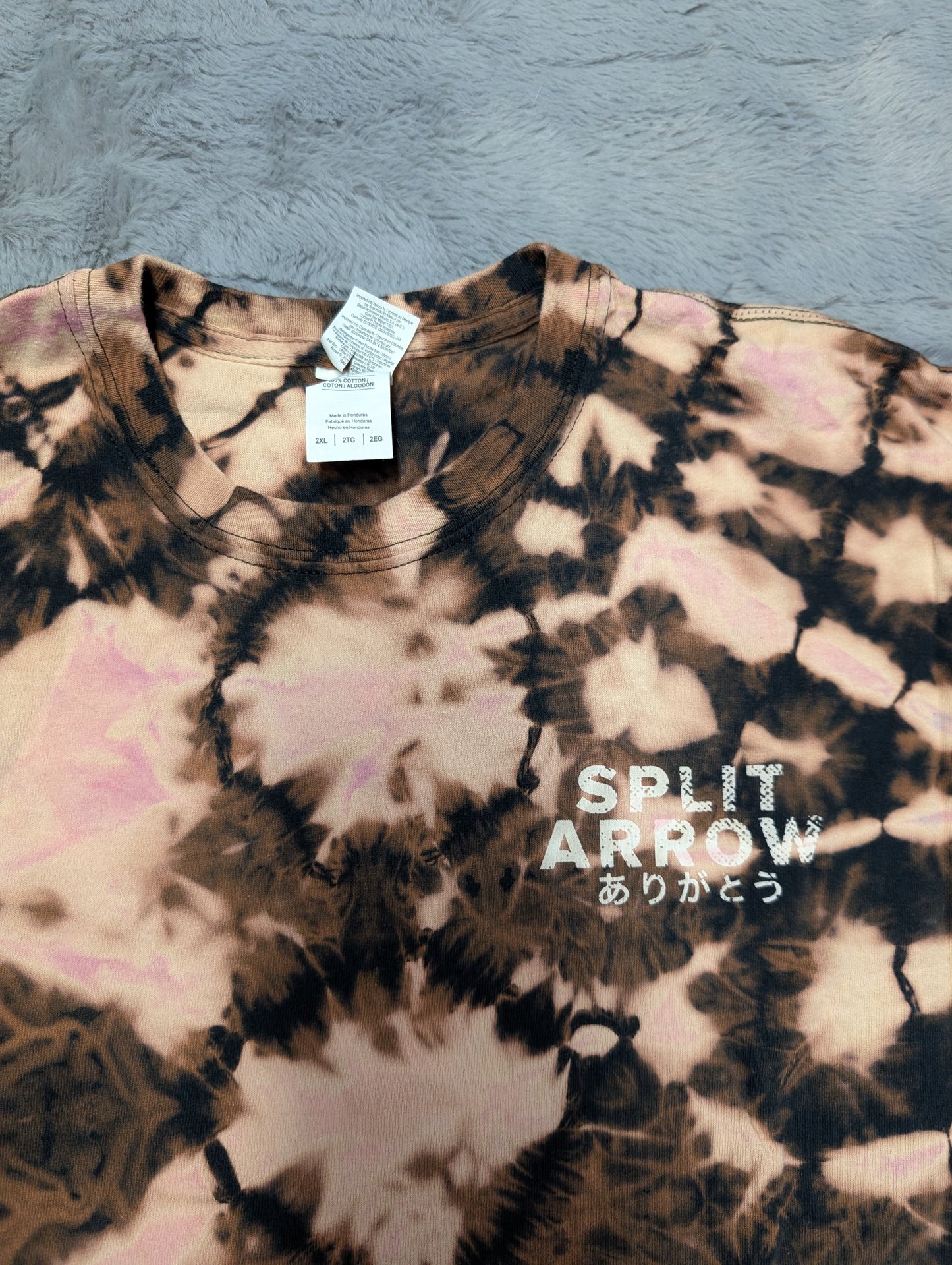 Split Arrow American Traditional Snake Design Reverse Tie-Dye T-Shirt