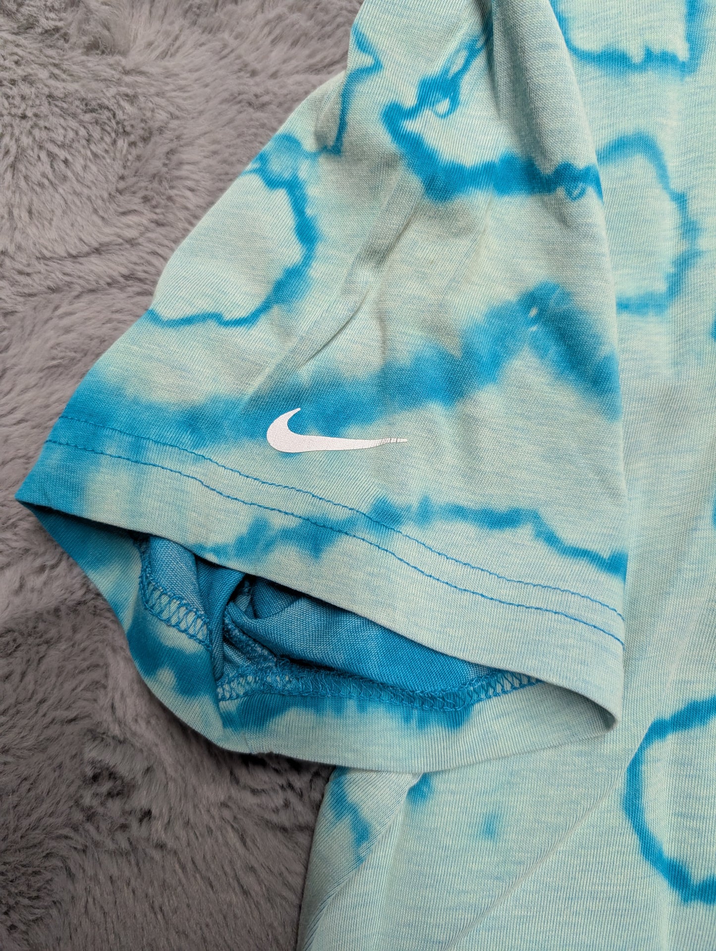 Nike Thermal Image of Lungs Circular Pattern Reverse Tie-Dye Dri-Fit T-Shirt