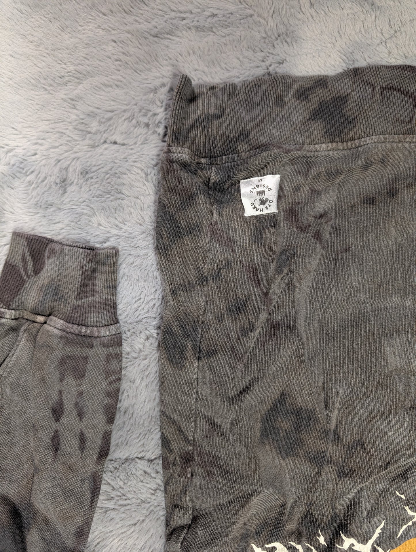 Goodfellow and Co. Reverse Tie-Dye Crewneck Sweatshirt with Sunset Mountain Design