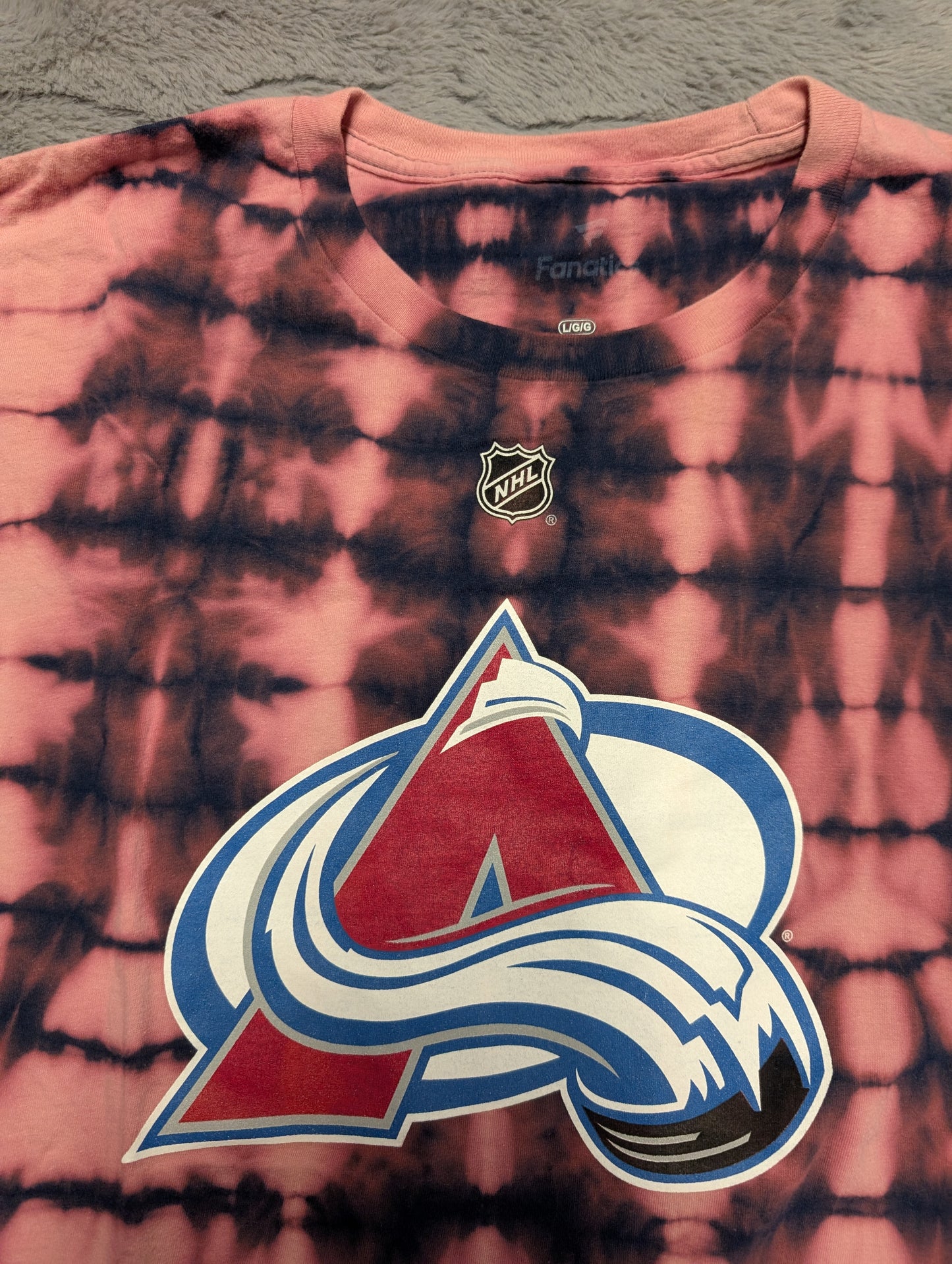 Colorado Avalanche #29 MacKinnon Reverse Tie-Dye T-Shirt